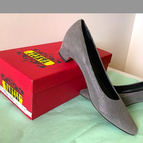 Van Eli Gray leather embossed Pumps - Picture 2 of 7